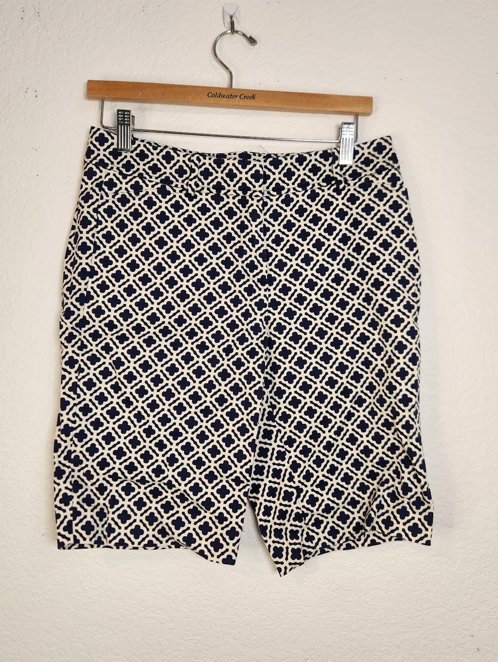 Talbots Perfect Shorts Navy and White Geometric Design, Size 2, 10.5 Inseam